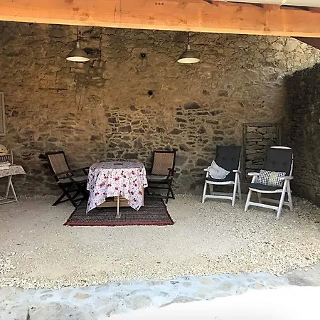 Le Petit Grange Nocleg ze śniadaniem Le Lindois